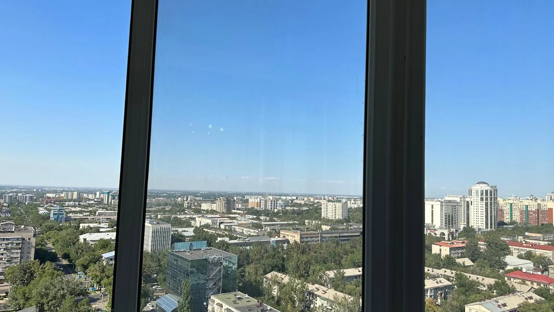 Apartman 2-Х Комнатная Квартира В Центре Города С Шикарным Видом С 16 Этажа Almati